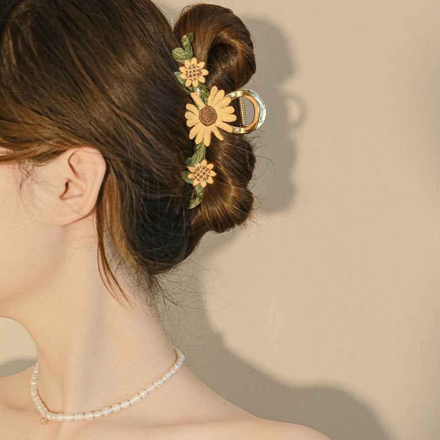 Daisy Flower Grab Clip For Women Alloy Electroplated Hair Clip